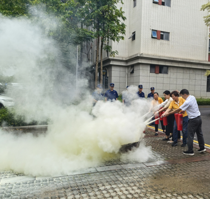 筑牢安全防线 共建平安尊龙凯时